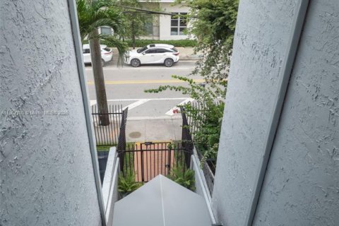 Снять в аренду кондоминиум в Майами, Флорида 3 спальни, 77.57м2, № 1964054 - фото 5