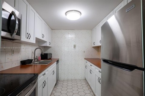 Снять в аренду кондоминиум в Майами, Флорида 3 спальни, 77.57м2, № 1964054 - фото 10