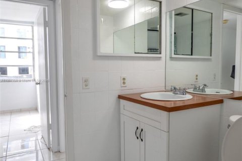 Снять в аренду кондоминиум в Майами, Флорида 3 спальни, 77.57м2, № 1964054 - фото 22