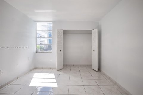 Снять в аренду кондоминиум в Майами, Флорида 3 спальни, 77.57м2, № 1964054 - фото 30