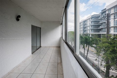 Снять в аренду кондоминиум в Майами, Флорида 3 спальни, 77.57м2, № 1964054 - фото 15