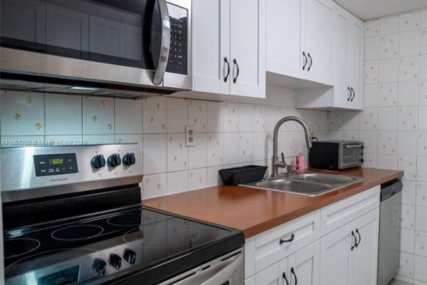 Снять в аренду кондоминиум в Майами, Флорида 3 спальни, 77.57м2, № 1964054 - фото 21