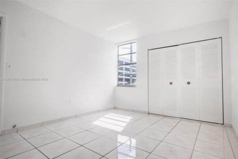 Снять в аренду кондоминиум в Майами, Флорида 3 спальни, 77.57м2, № 1964054 - фото 29