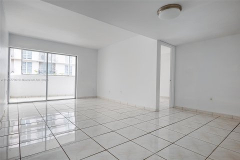 Снять в аренду кондоминиум в Майами, Флорида 3 спальни, 77.57м2, № 1964054 - фото 19