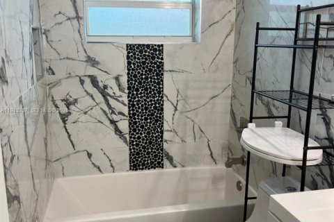 Villa ou maison à louer à Pompano Beach, Floride: 4 chambres, 156.45 m2 № 1999550 - photo 4