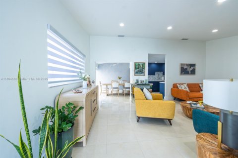 Купить виллу или дом в Хайалиа, Флорида 3 спальни, 127.93м2, № 1938153 - фото 10