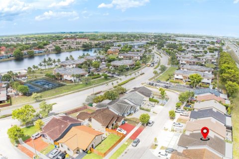 Купить виллу или дом в Хайалиа, Флорида 3 спальни, 127.93м2, № 1938153 - фото 4