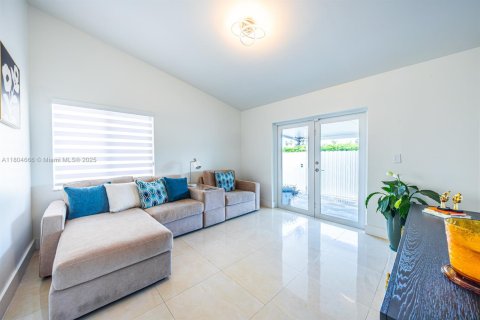 Купить виллу или дом в Хайалиа, Флорида 3 спальни, 127.93м2, № 1938153 - фото 21