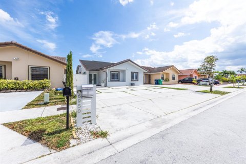 Купить виллу или дом в Хайалиа, Флорида 3 спальни, 127.93м2, № 1938153 - фото 6