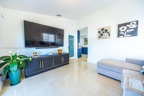 Купить виллу или дом в Хайалиа, Флорида 3 спальни, 127.93м2, № 1938153 - фото 22