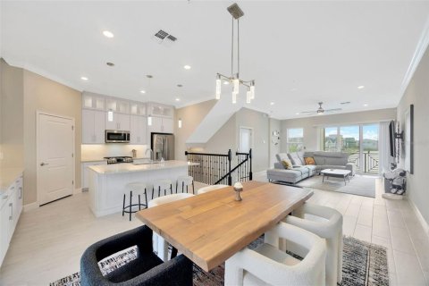 Townhouse in Tampa, Florida 4 bedrooms, 260.5 sq.m. № 1907379 - photo 27
