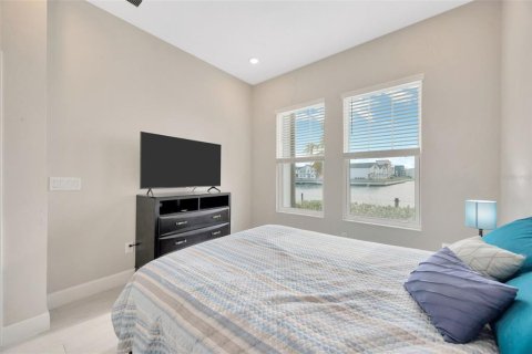 Townhouse in Tampa, Florida 4 bedrooms, 260.5 sq.m. № 1907379 - photo 15