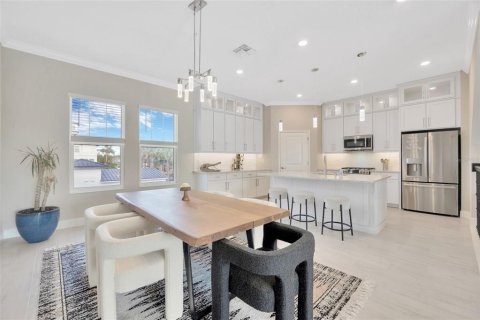 Townhouse in Tampa, Florida 4 bedrooms, 260.5 sq.m. № 1907379 - photo 24
