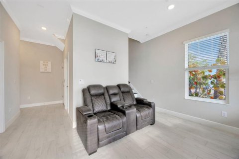 Townhouse in Tampa, Florida 4 bedrooms, 260.5 sq.m. № 1907379 - photo 11