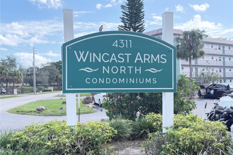 Condo in Deerfield Beach, Florida, 2 bedrooms № 2393227 - photo 2