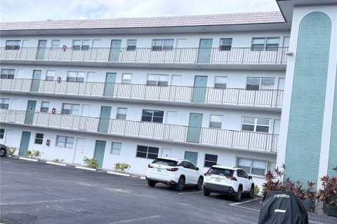 Condo in Deerfield Beach, Florida, 2 bedrooms  № 2393227