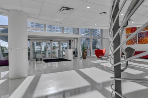 Copropriété à louer à Miami Beach, Floride: 2 chambres, 76.55 m2 № 1996828 - photo 28