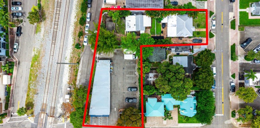 Commercial property in Delray Beach, Florida № 2175402