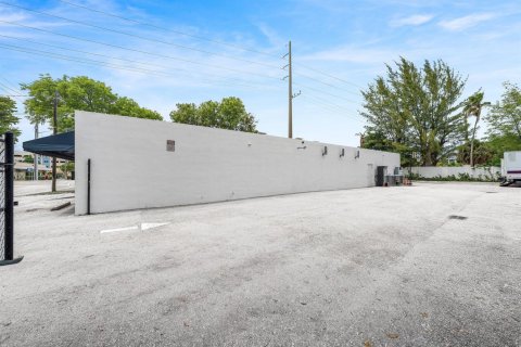 Commercial property in Delray Beach, Florida № 2175402 - photo 8