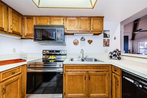 Condo in Palm Harbor, Florida, 2 bedrooms  № 1524208 - photo 11