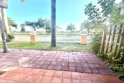 Condo in Miami, Florida, 2 bedrooms  № 1996779 - photo 24