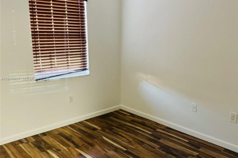 Condo in Miami, Florida, 2 bedrooms  № 1996779 - photo 6