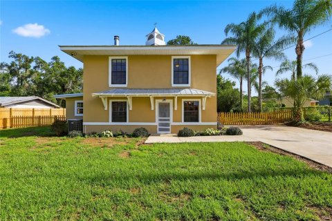 House in Dade City, Florida 3 bedrooms, 141.4 sq.m. № 2291247