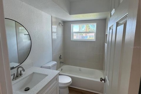 Apartamento en alquiler en Port Richey, Florida, 2 dormitorios, 88.26 m2 № 2108623 - foto 12