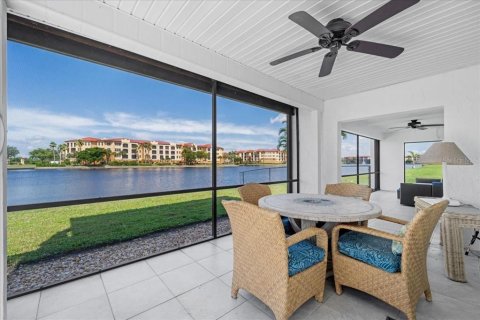 Villa ou maison à louer à Punta Gorda, Floride: 4 chambres, 279.45 m2 № 1884794 - photo 3