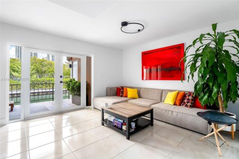 Condo in North Miami Beach, Florida, 2 bedrooms № 2268636
