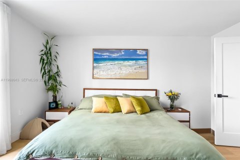 Condo in North Miami Beach, Florida, 2 bedrooms № 2268636 - photo 22