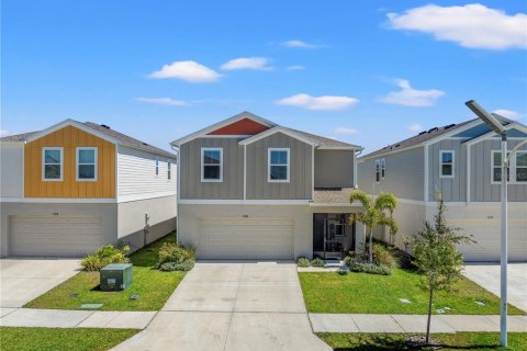 House in Wesley Chapel, Florida 4 bedrooms, 206.8 sq.m. № 2258300