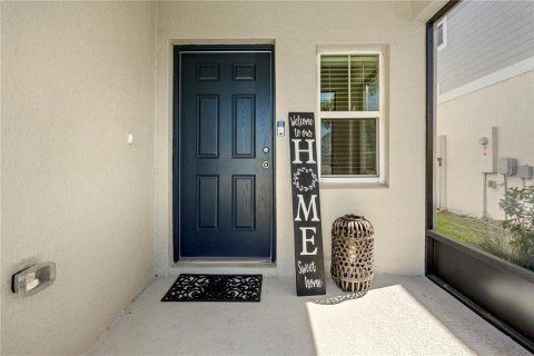 House in Wesley Chapel, Florida 4 bedrooms, 206.8 sq.m. № 2258300 - photo 2