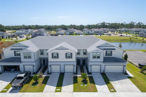 Townhouse in Melbourne, Florida 3 bedrooms, 157.84 sq.m. № 2207162 - photo 2