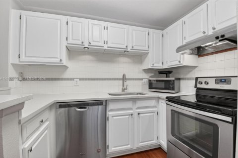 Снять в аренду кондоминиум в Делрей-Бич, Флорида 1 спальня, 54.44м2, № 2077973 - фото 5