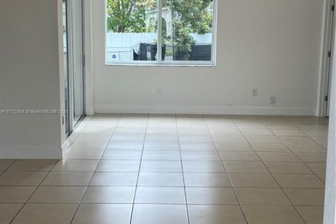 Villa ou maison à vendre à Homestead, Floride: 3 chambres, 122.45 m2 № 1864826 - photo 4