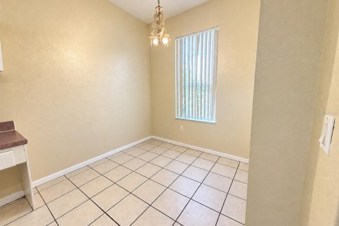Condo in Tampa, Florida, 3 bedrooms № 2379478 - photo 4