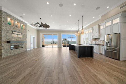 House in Saint Pete Beach, Florida 5 bedrooms, 278.06 sq.m. № 1855397 - photo 26