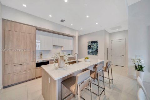Condo in Fort Lauderdale, Florida, 2 bedrooms № 2186283 - photo 11