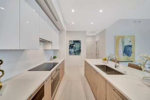Condo in Fort Lauderdale, Florida, 2 bedrooms № 2186283 - photo 9