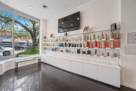 Купить коммерческую недвижимость в Корал-Гейблс, Флорида № 1964987 - фото 2