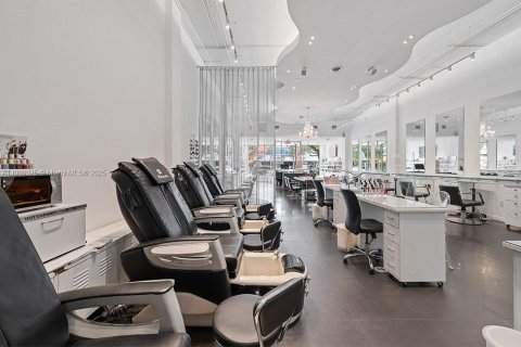 Купить коммерческую недвижимость в Корал-Гейблс, Флорида № 1964987 - фото 7