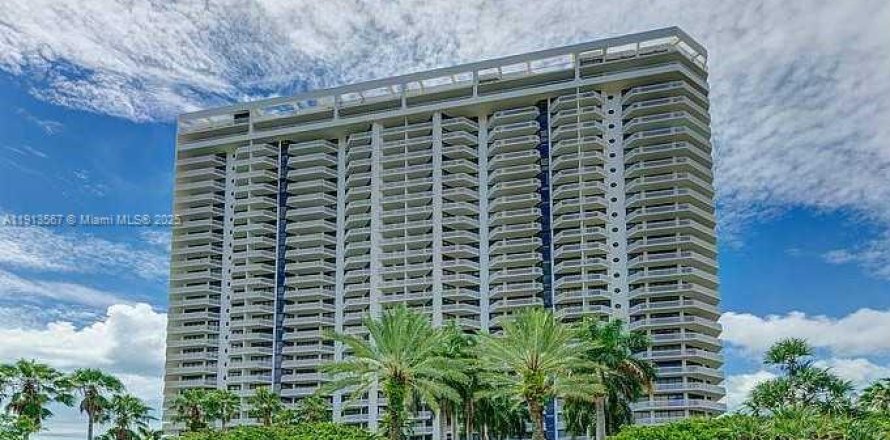 Кондоминиум с 2 спальнями в Авентура, Флорида № 1969838