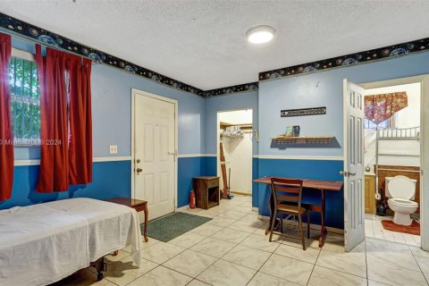 Casa en venta en Miami Gardens, Florida, 4 dormitorios, 244.15 m2 № 1728747 - foto 19