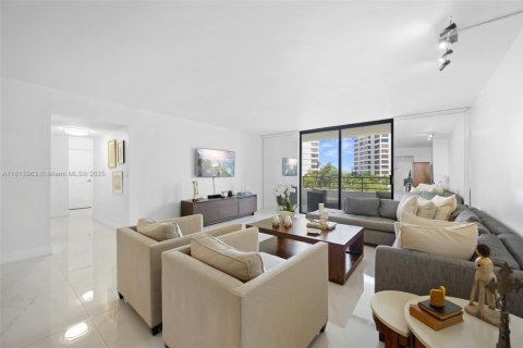 Condominio en venta en Hallandale Beach, Florida, 2 dormitorios, 139.35 m2 № 1874348 - foto 8