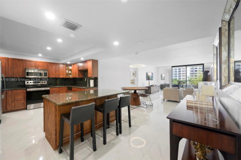 Condominio en venta en Hallandale Beach, Florida, 2 dormitorios, 139.35 m2 № 1874348 - foto 1