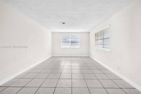 Casa en alquiler en Hollywood, Florida, 3 dormitorios, 134.71 m2 № 2071258 - foto 7