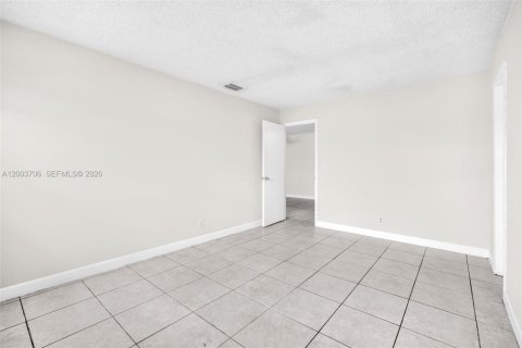 Casa en alquiler en Hollywood, Florida, 3 dormitorios, 134.71 m2 № 2071258 - foto 10