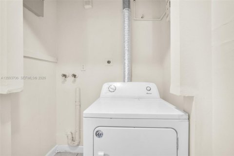 Casa en alquiler en Hollywood, Florida, 3 dormitorios, 134.71 m2 № 2071258 - foto 16