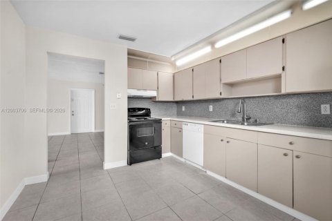 Casa en alquiler en Hollywood, Florida, 3 dormitorios, 134.71 m2 № 2071258 - foto 3